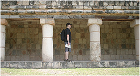 nick pretending to be a pillar at uxmal